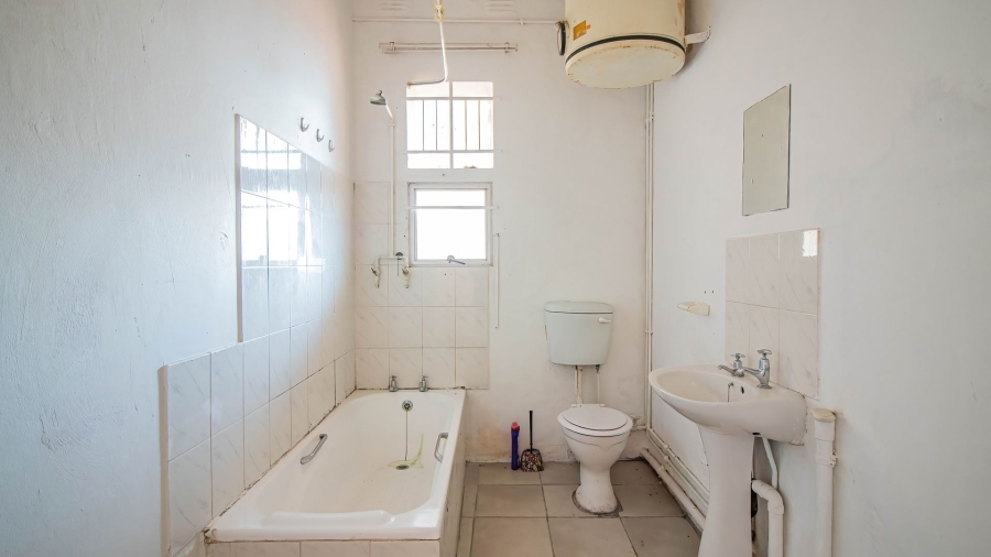 1 Bedroom Property for Sale in Quigney Eastern Cape